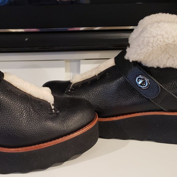 Coach Urban Hiker Shearling POP Black/Natural Ankle Boots: Women's Size 10M - Picture 11 of 13